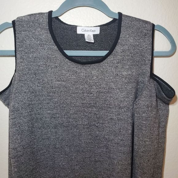 Calvin Klein cold shoulder top small - Picture 3 of 9